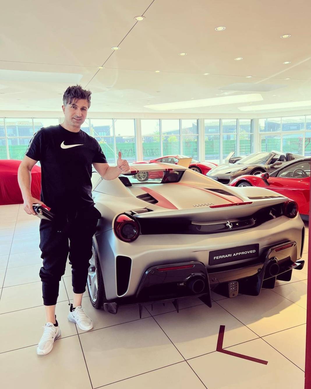 Lotodan kazandığı parayı takipçilerine dağıtıyor! Milyoner Kürşat Yıldırım'dan şaşırtan karar! 13